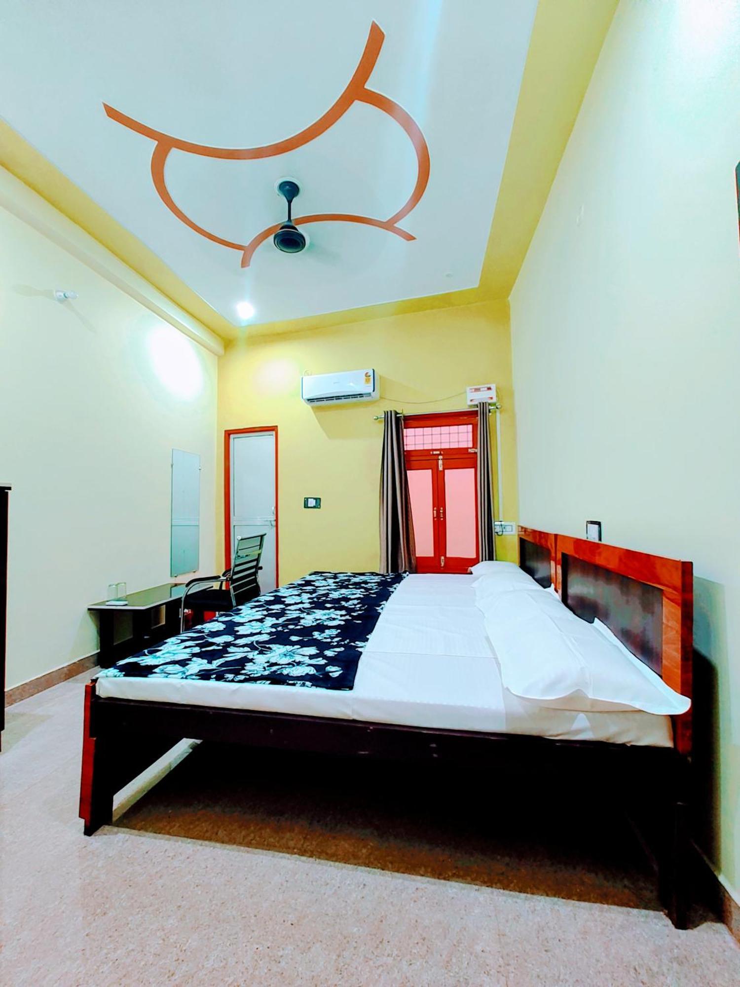 Hotel Raghukul Ayodhya Exterior foto