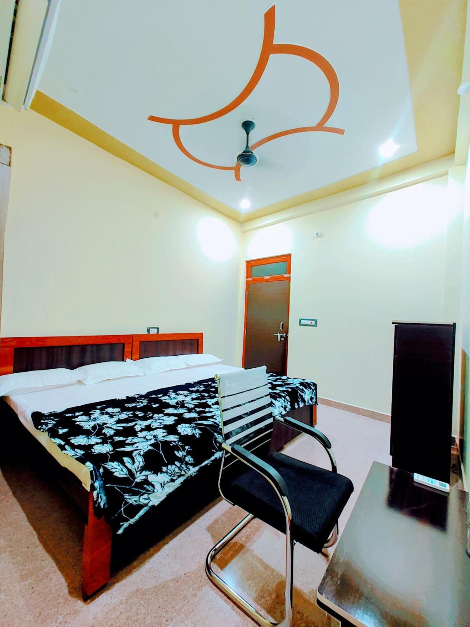 Hotel Raghukul Ayodhya Exterior foto